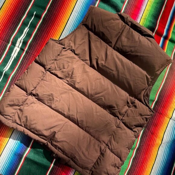 00s ERA GAP CHOCOLATE BROWN down puffer vest!! PERFECT for FALL - sleeveless! - Picture 6 of 8